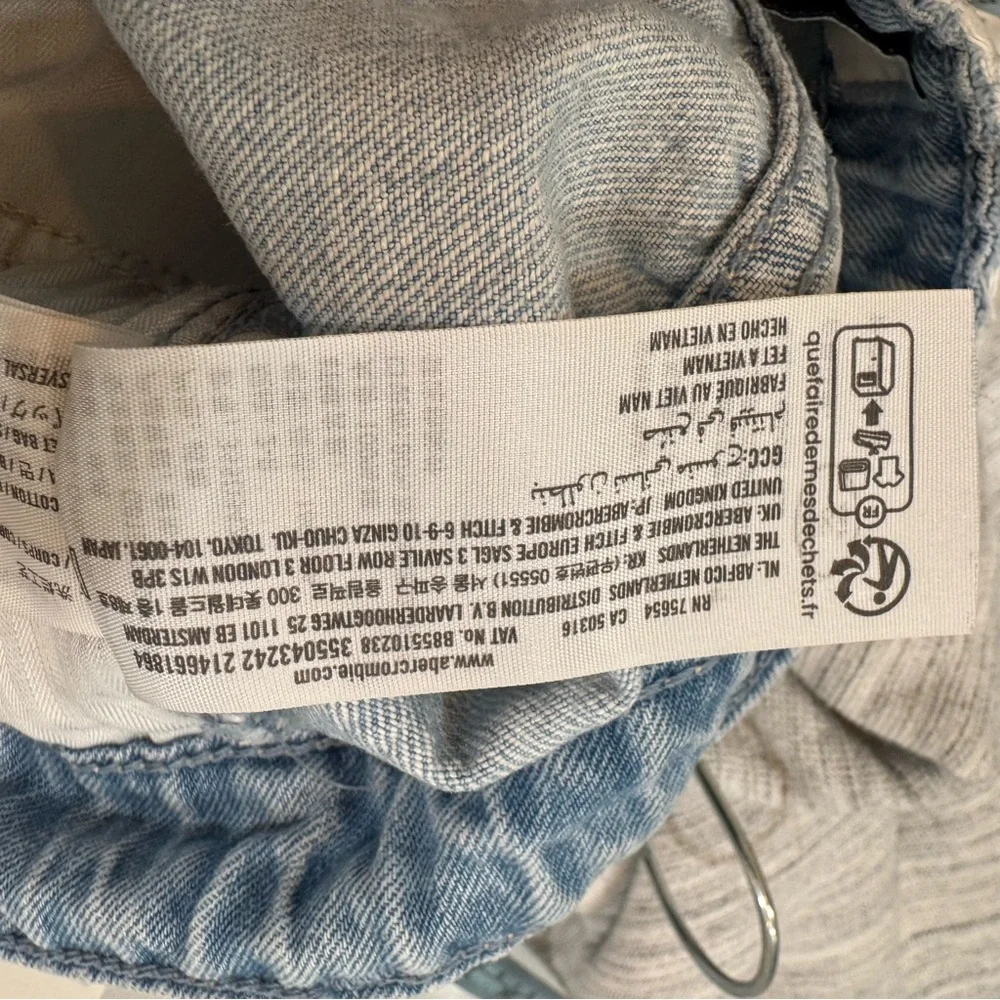 Hollister Low Rise Baggy Wide Leg Frayed hem Size 26 - Picture 8 of 9